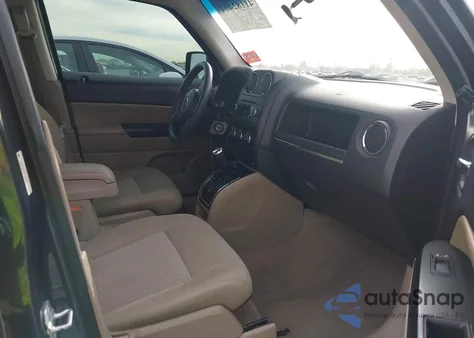 2014 Jeep Patriot Sport z USA, uszkodzony, nr VIN 1C4NJPBB4ED793636